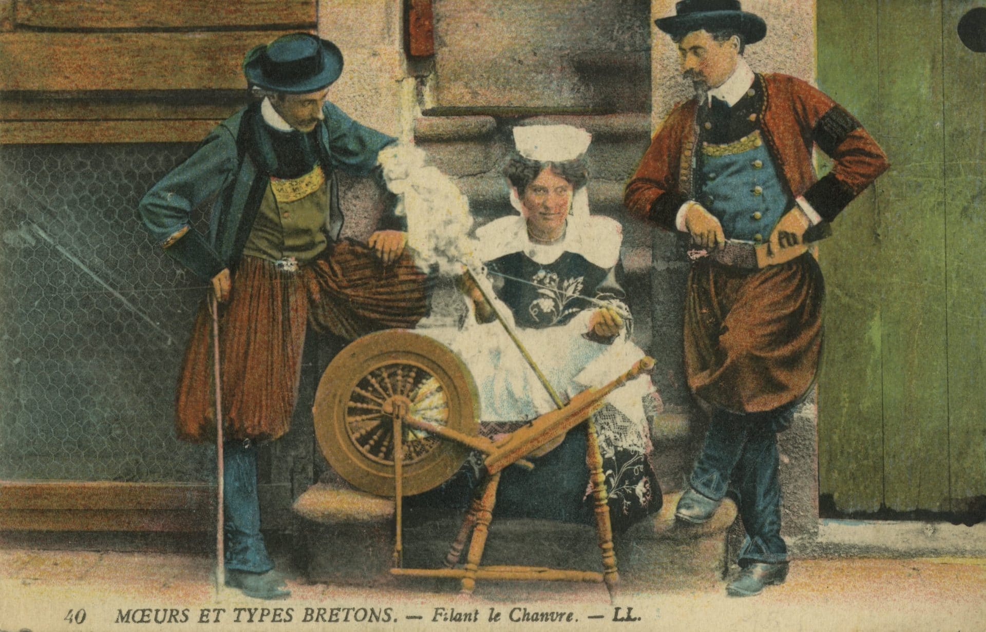 “Moeurs Et Types Bretons – filant le chanvre”, postal, 1910.